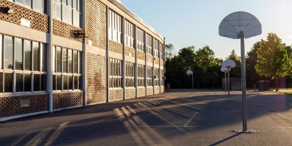 GAF Do you offer schools a roof maintenance program?