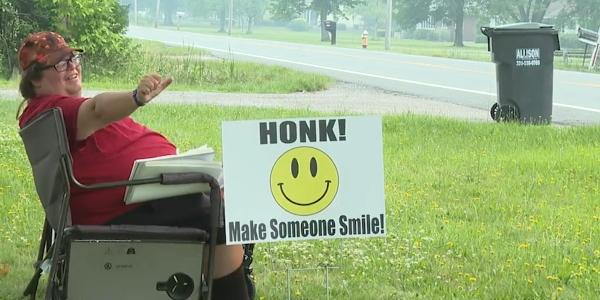 Roofing contractor builds shelter for local man who spreads joy